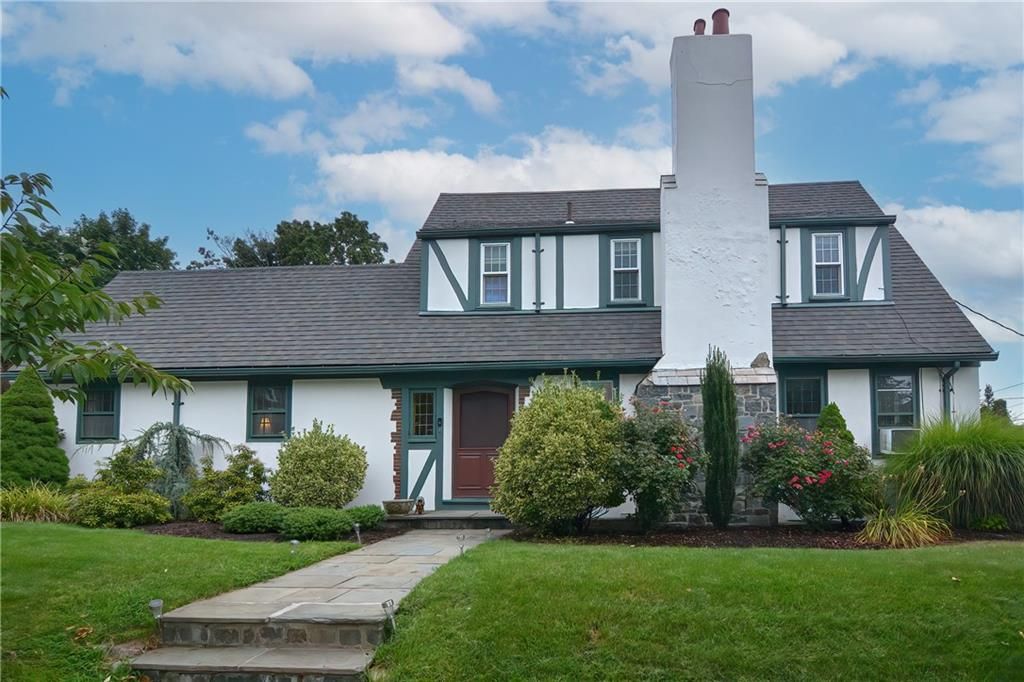 274 4th St, Providence, RI 02906
