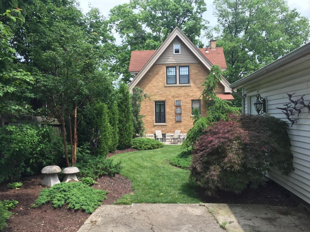 5821 Woodmont Ave, Cincinnati, OH 45213