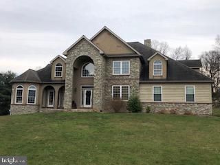 962 Texter Mountain Rd, Robesonia, PA 19551