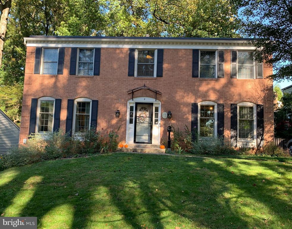 2 Owens Ct, Rockville, MD 20850