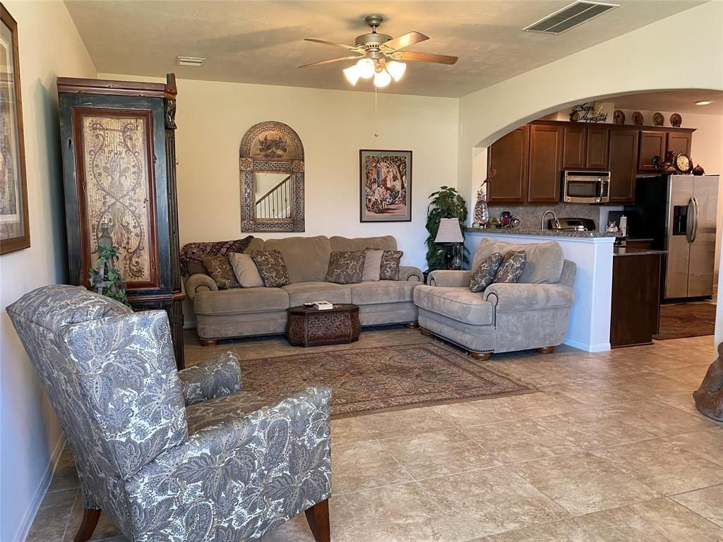 8521 Sunset Loch Dr, Spring, TX 77379