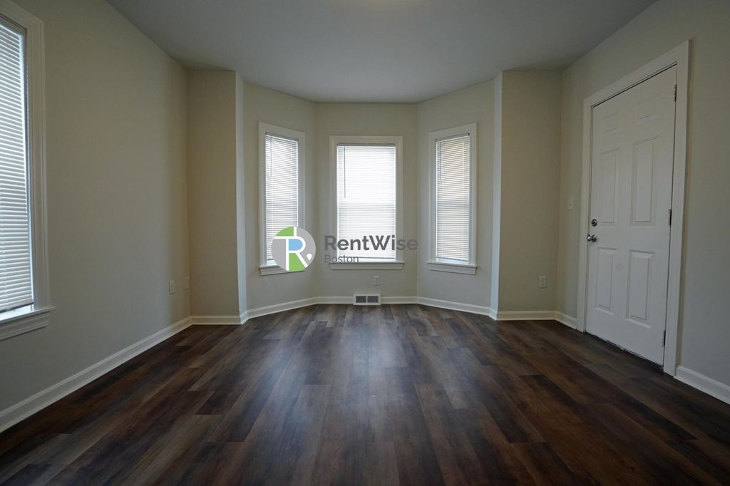 268 River St #2, Waltham, MA 02453