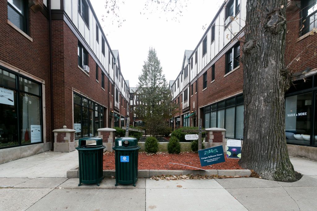 894 Green Bay Rd #B04, Winnetka, IL 60093
