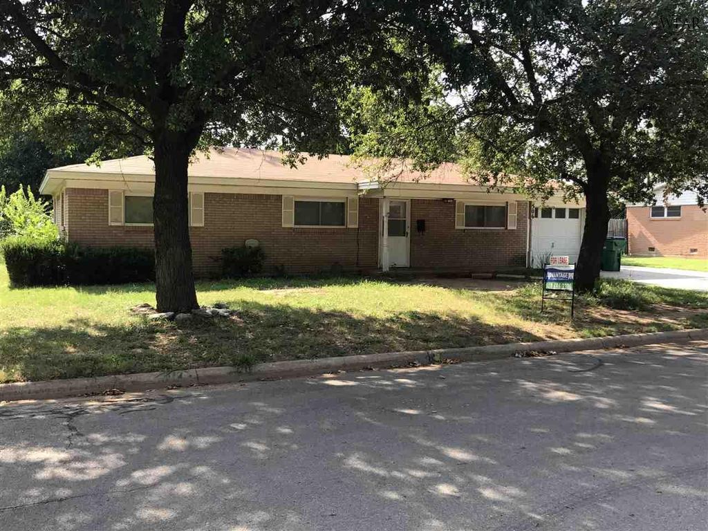 506 Mimosa St, Burkburnett, TX 76354