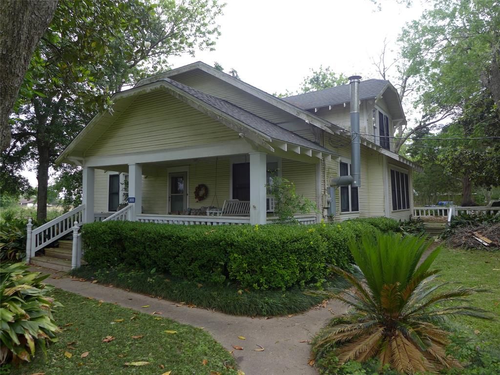 303 S 1st St, Wallis, TX 77485 Trulia