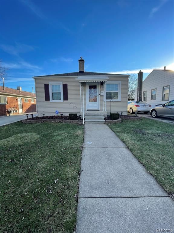 1369 New York Ave, Lincoln Park, MI 48146