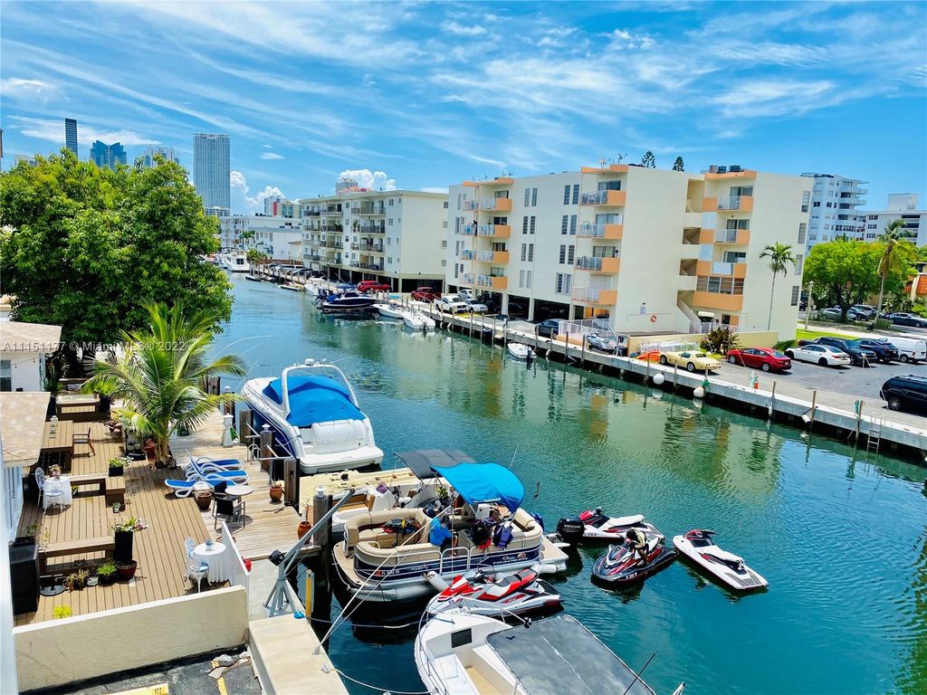 3536 NE 168th St #303, North Miami Beach, FL 33160
