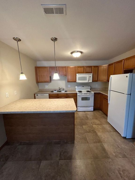 1718 1720th Rte 172001, Bloomington, IL 61701 Trulia