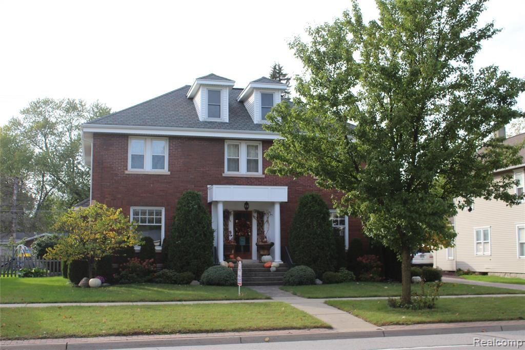 320 S Main St, Perry, MI 48872