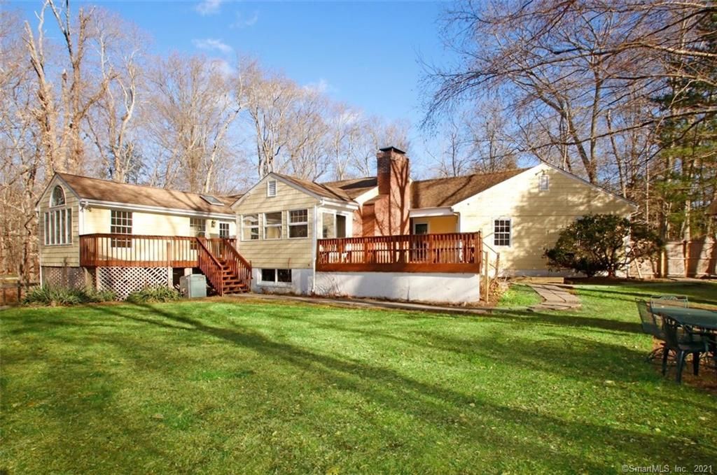 20 Old Mill Rd, Woodbridge, CT 06525