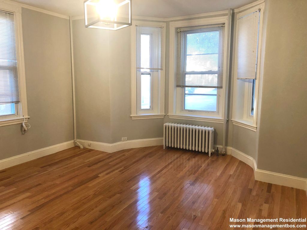 14 Smythe St #1, Brookline, MA 02445