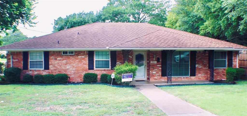 901 Ray Andra Dr, Desoto, TX 75115