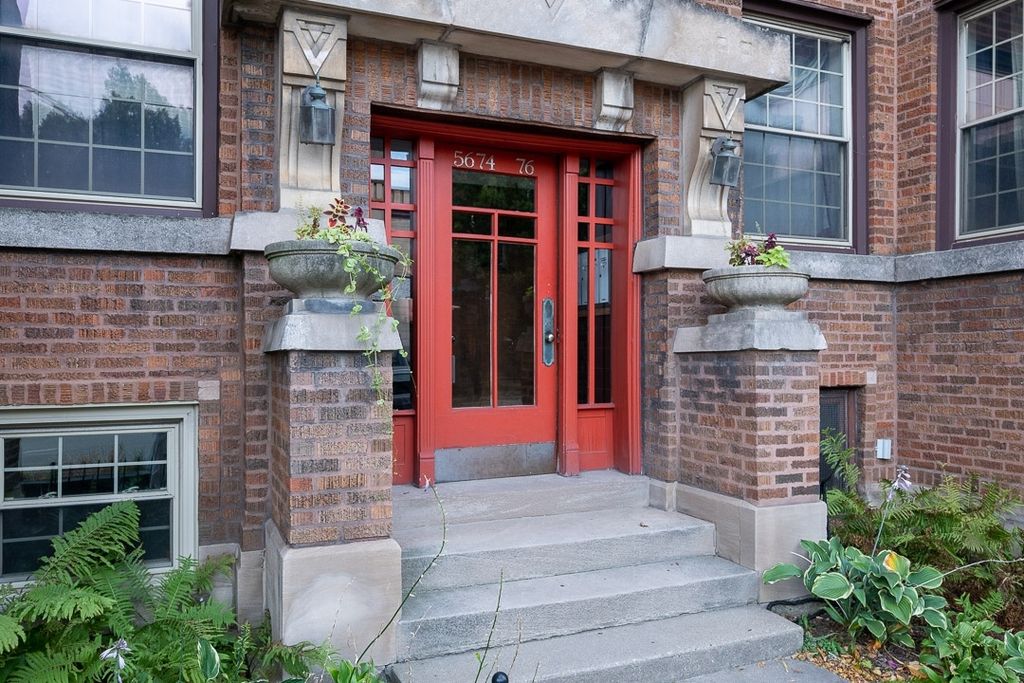 5674 N Ridge Ave #3S, Chicago, IL 60660