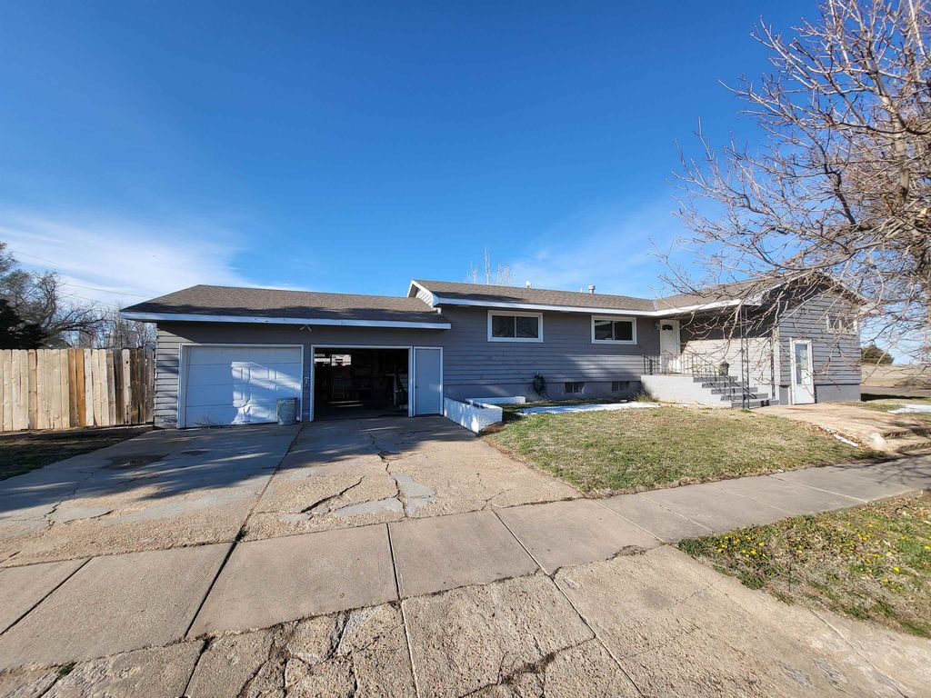 318 E Maple St, Bucklin, KS 67834 Trulia