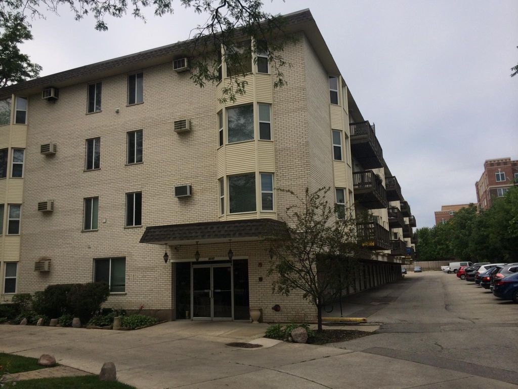 8232 Niles Center Rd, Skokie, IL 60077