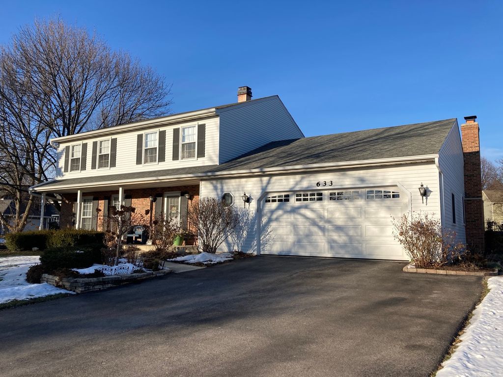 633 W Gartner Rd, Naperville, IL 60540