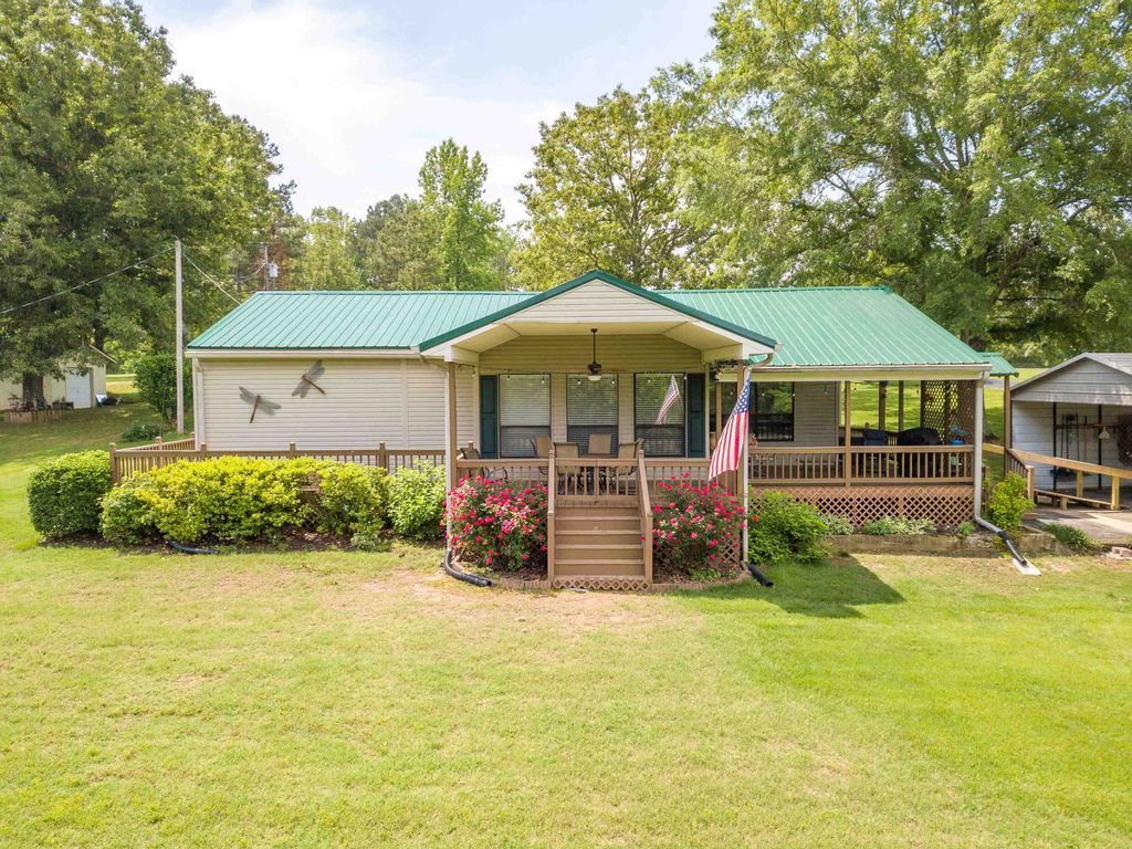 690 Old Rd, Counce, TN 38326