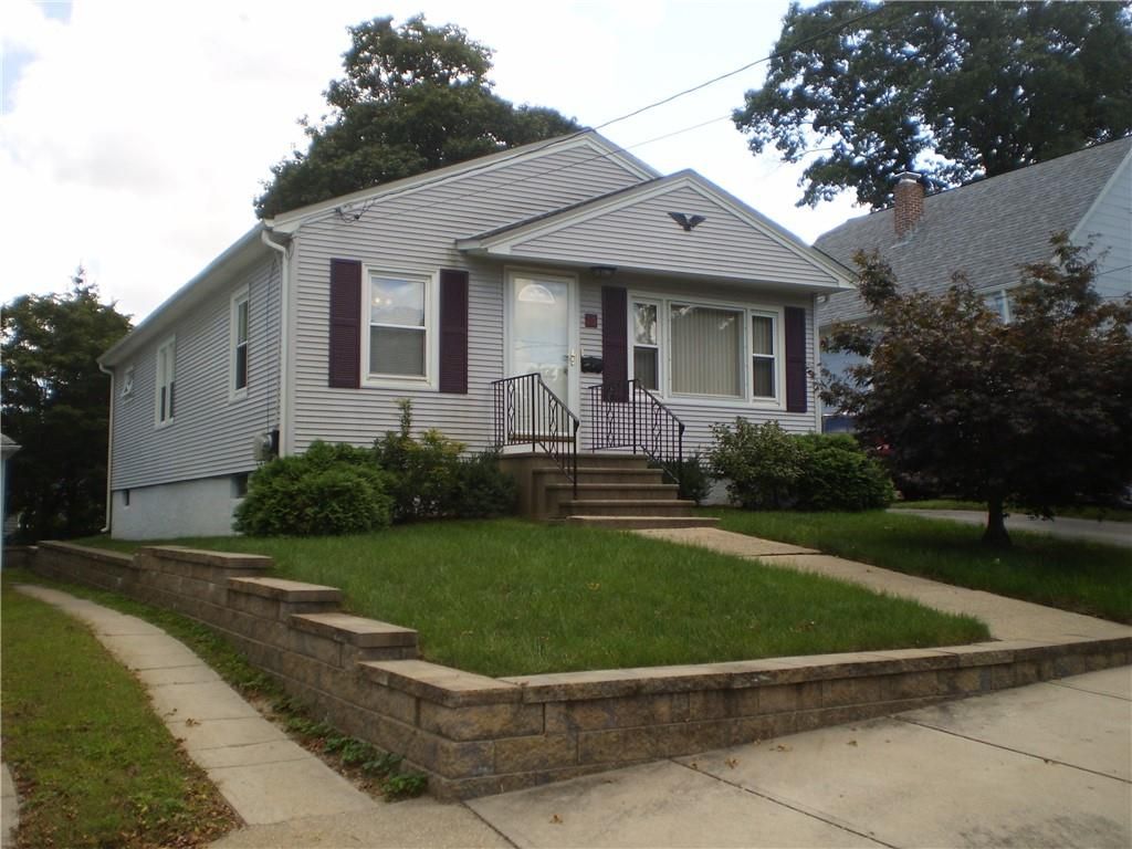 16 Homefield Ave, Providence, RI 02908