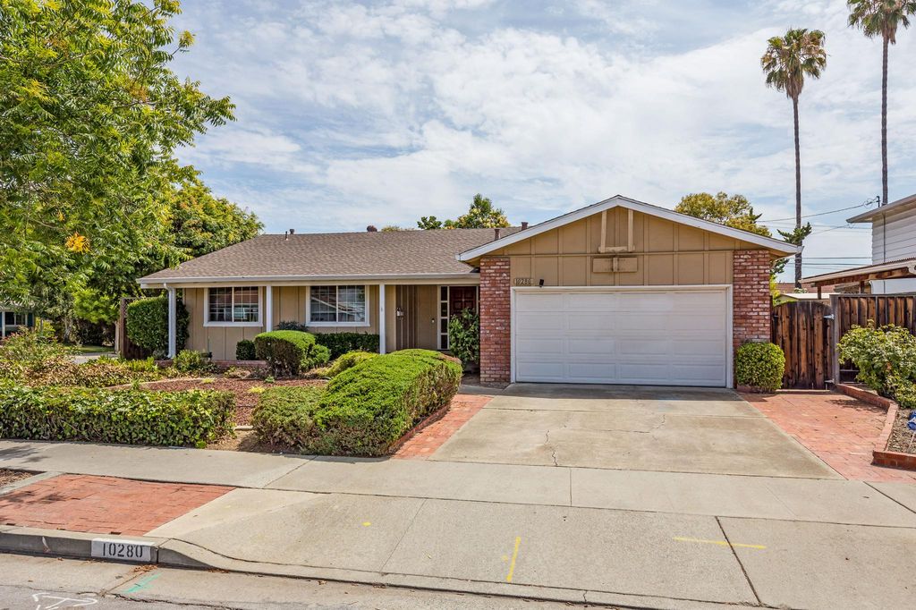 10280 Farallone Dr, Cupertino, CA 95014