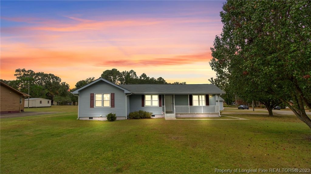1374 Singletree Ln, Raeford, NC 28376