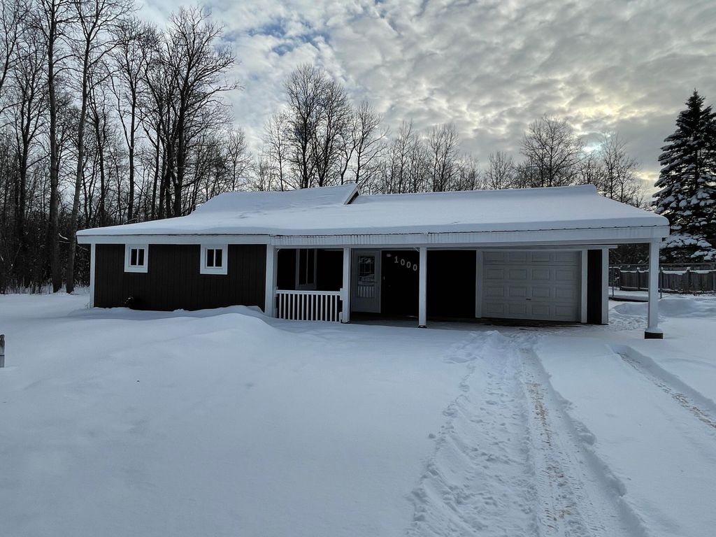 1000 E Spruce St, Sault Sainte Marie, MI 49783