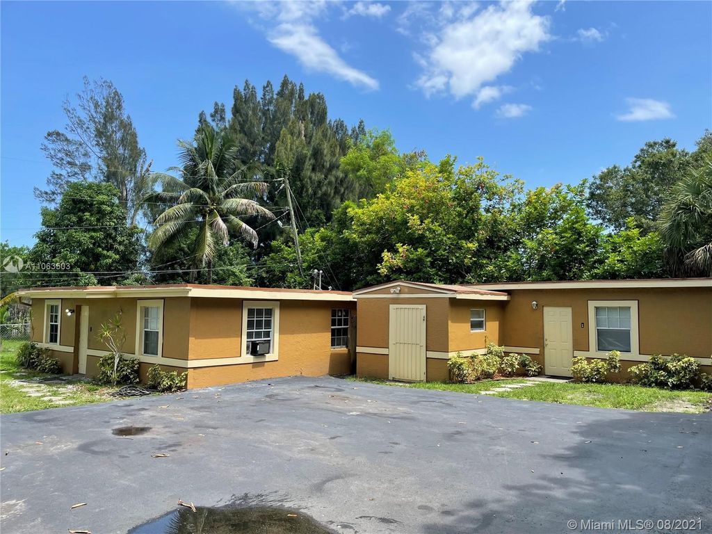 2350 NW 27th St, Oakland Park, FL 33311