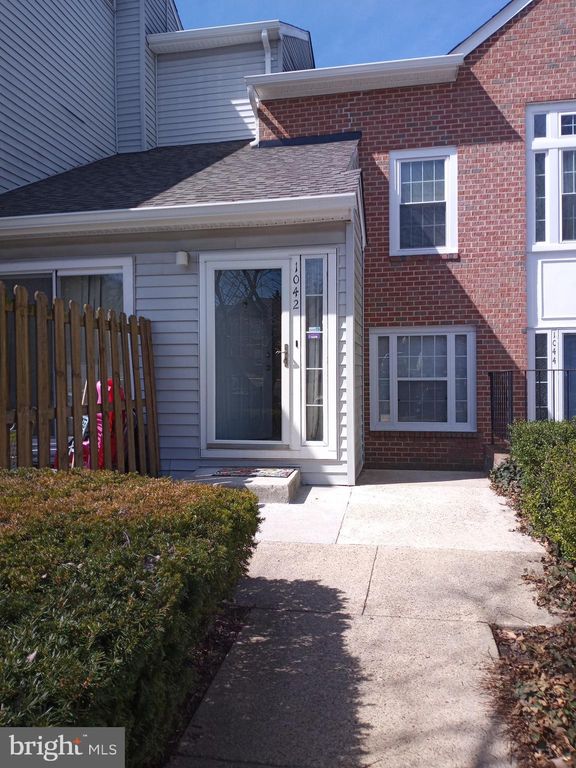 1042 Spring Valley Ct, Fort Washington, MD 20744