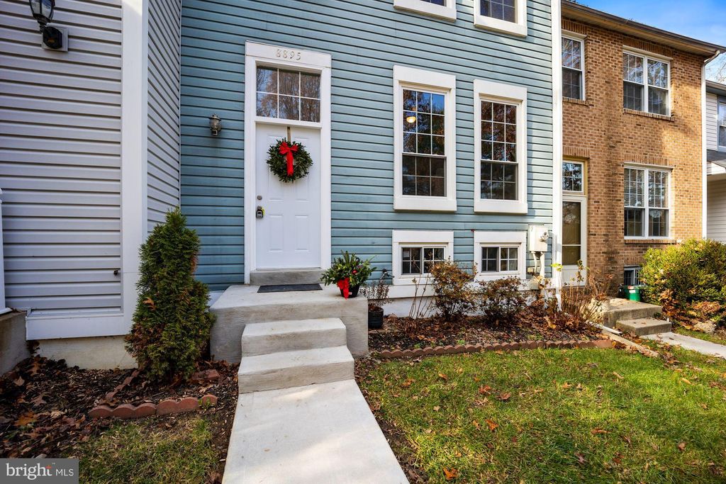 8895 Stonebrook Ln, Columbia, MD 21046