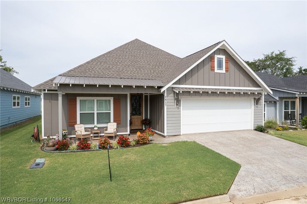 1817 Ebbing Loop, Barling, AR 72923 See Est. Value, Schools & More