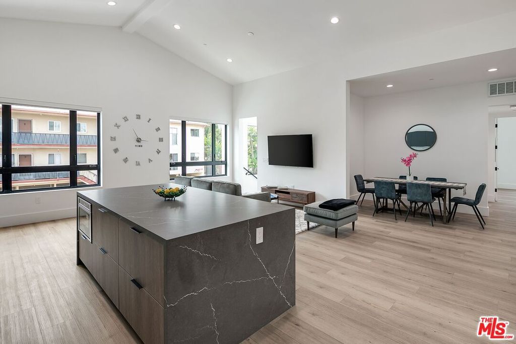 1236 N  Spaulding Ave #2, Los Angeles, CA 90046