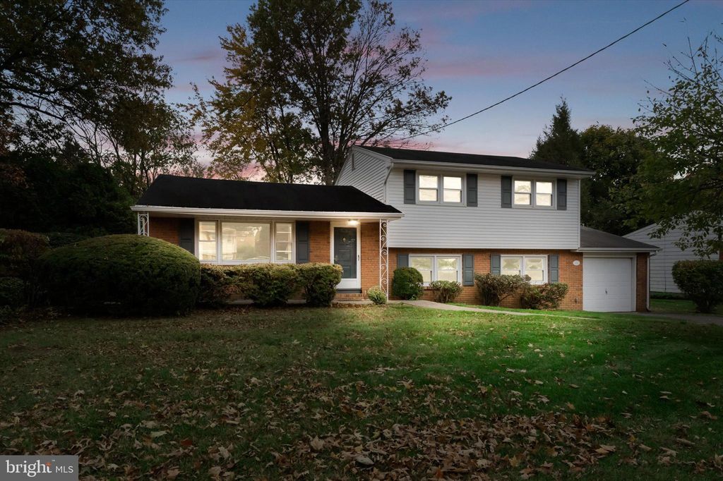 102 Nancy Ln, Trenton, NJ 08638