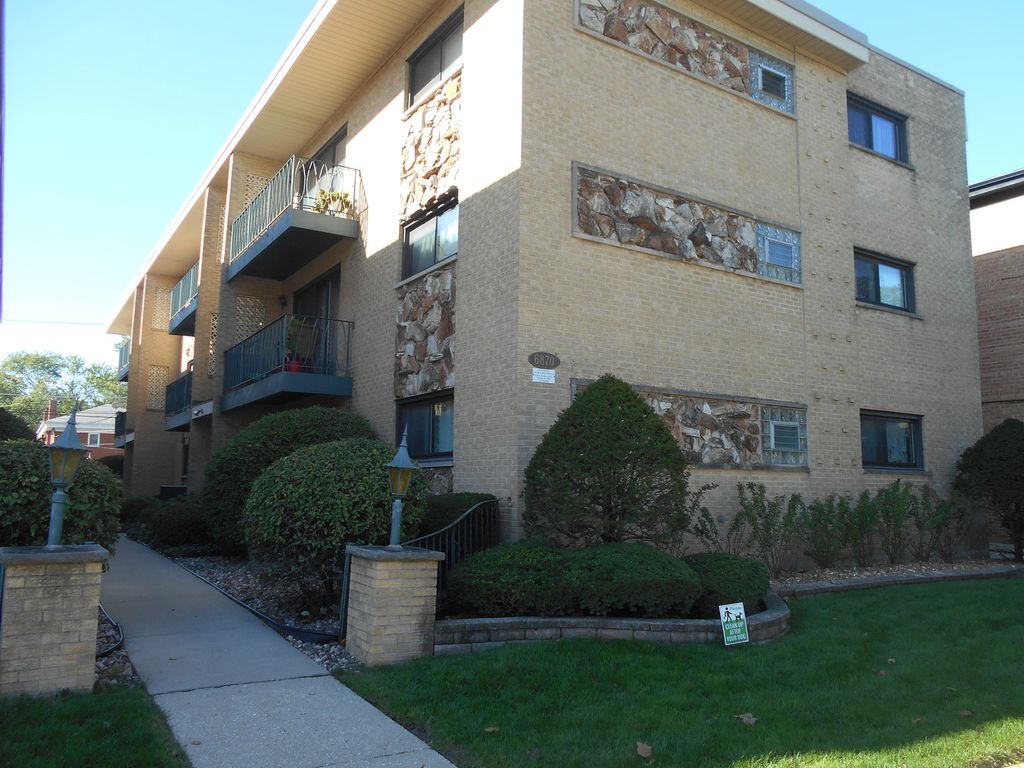 6870 N Northwest Hwy #1E, Chicago, IL 60631