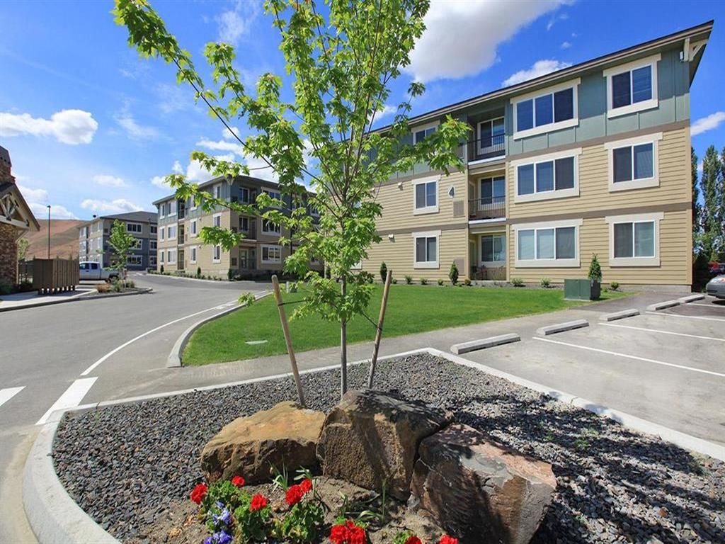 3003 Queensgate Dr, Richland, WA 99352