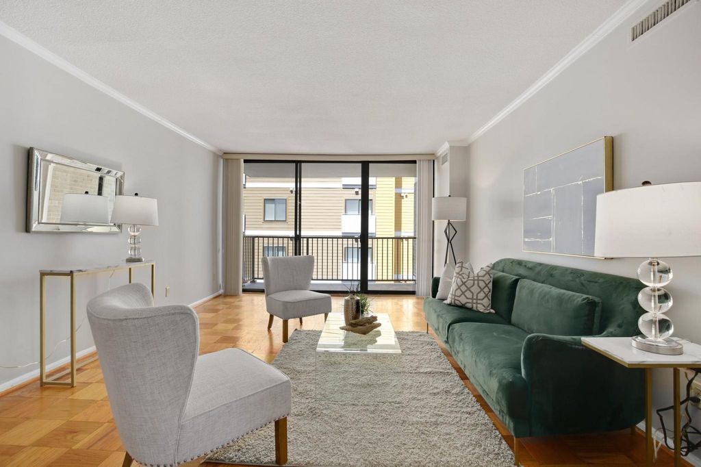 4 Monroe St #610, Rockville, MD 20850