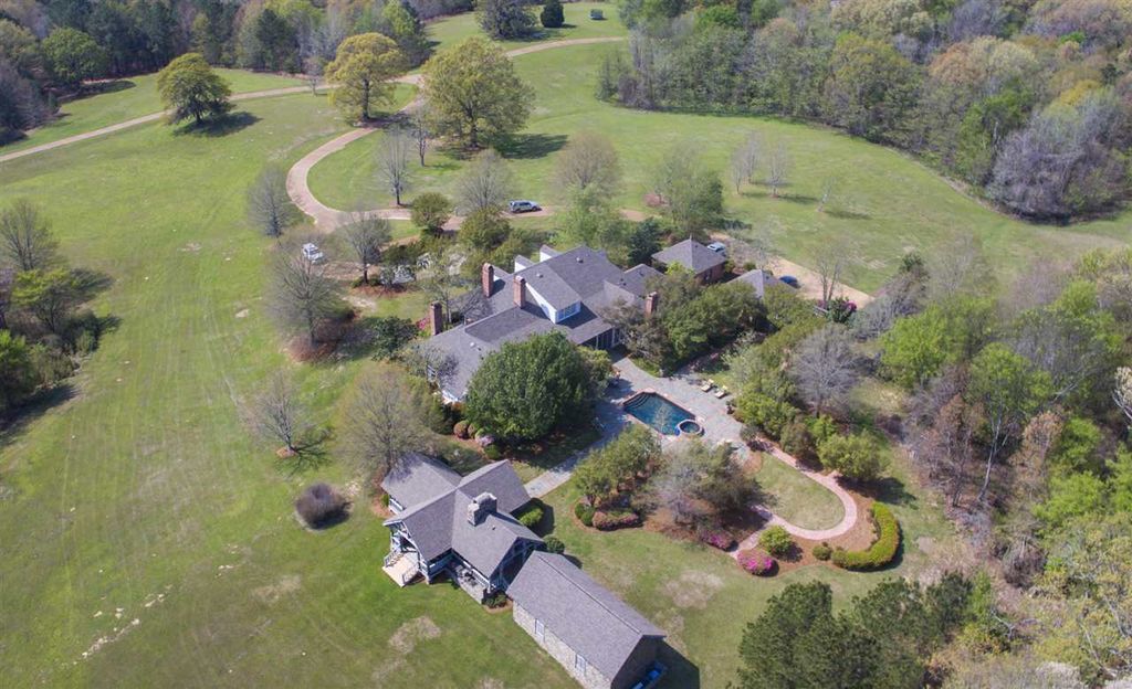 400 Chapel Hill Rd, Flora, MS 39071 4 Bed, 6 Bath SingleFamily Home