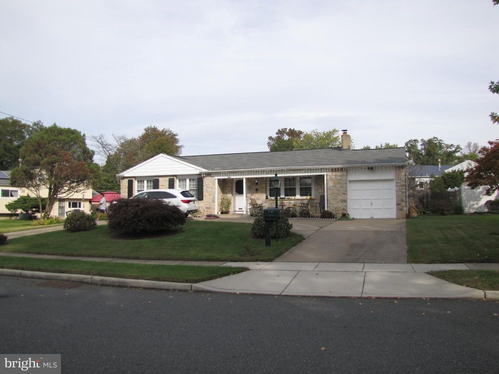 1022 E Tampa Ave, Cherry Hill, NJ 08034