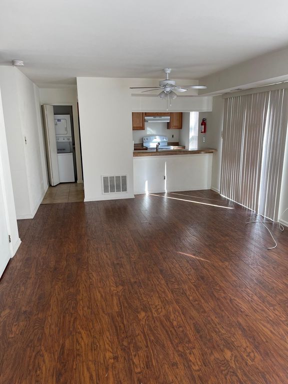 314 Park Place Dr, Cherry Hill, NJ 08002