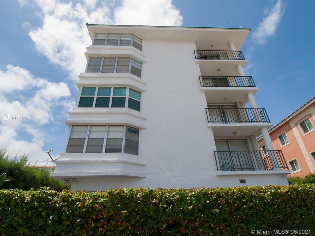 1155 97th St #502, Miami Beach, FL 33154