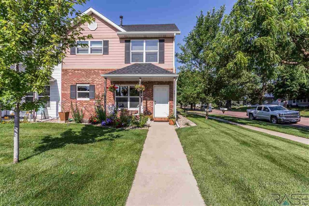 201 S Menlo Ave #19, Sioux Falls, SD 57104