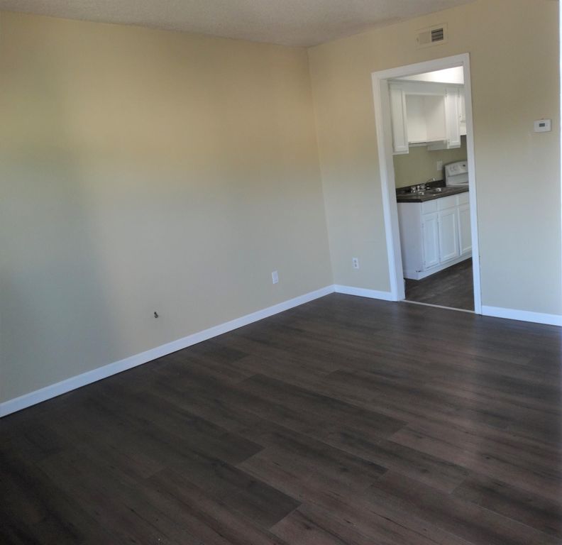 210 N Clinton St Olathe Ks 66061 Trulia 210 N Clinton St Olathe Ks 66061 Trulia, A And M Flooring Olathe Ks