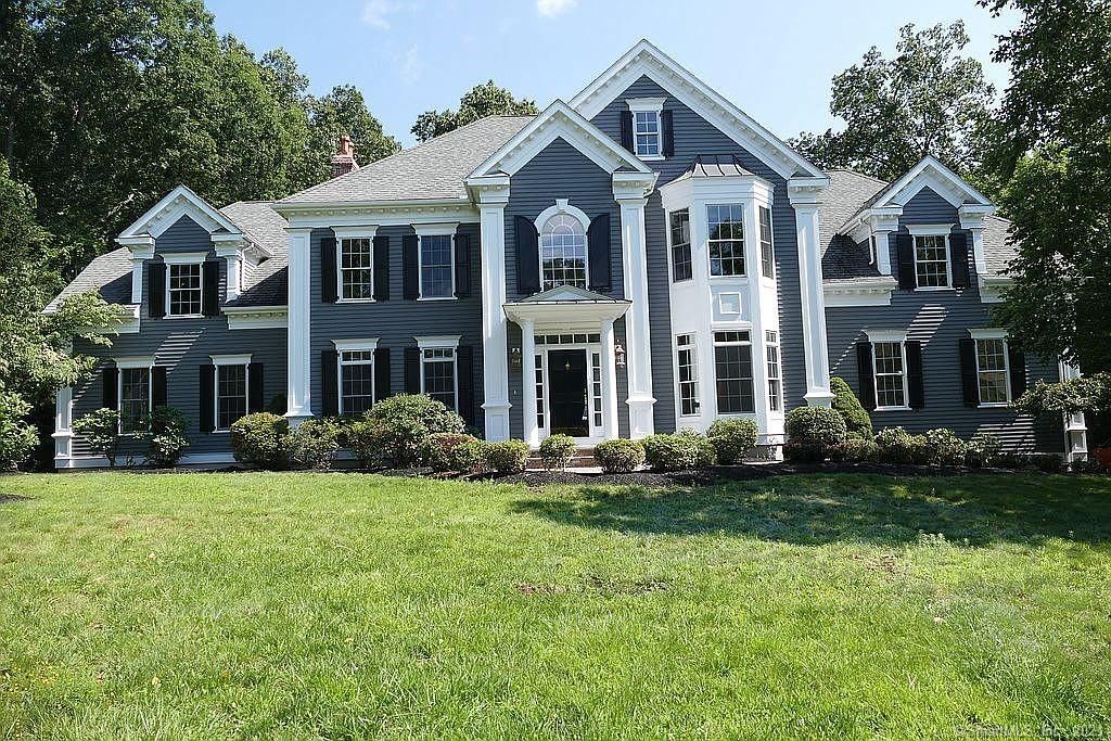 6 Brighton Way, Avon, CT 06001