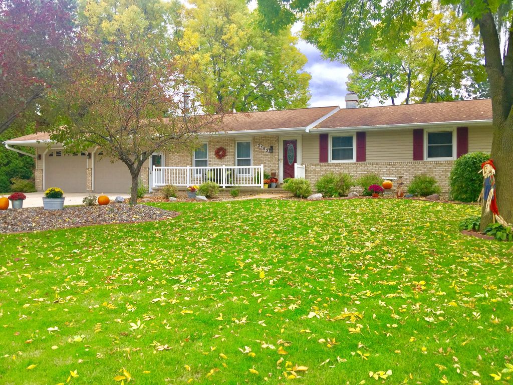 2153 Lucerne Ct, Green Bay, WI 54311
