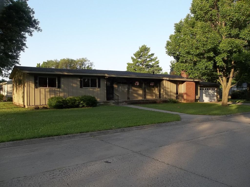 1101 W 9th St, Chanute, KS 66720 Trulia