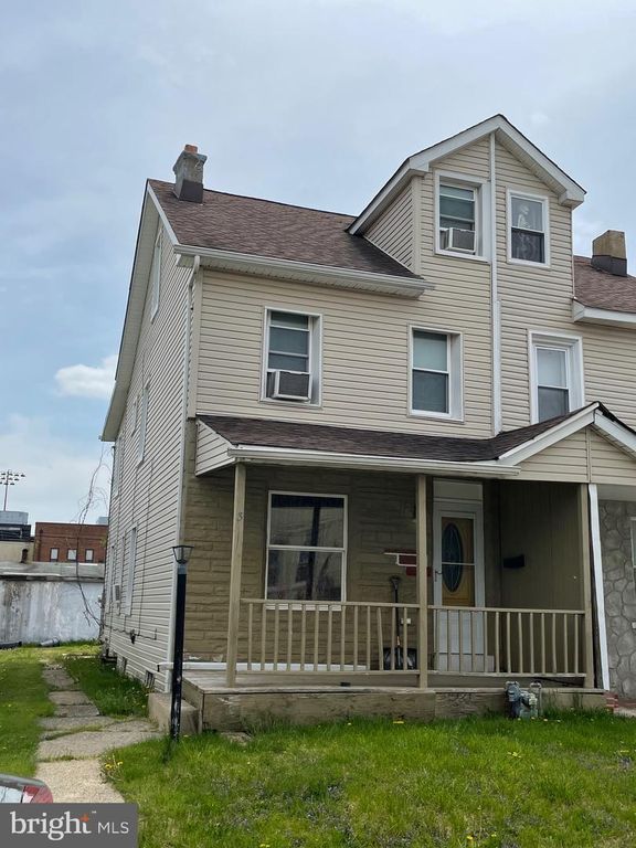 3 E 9th St, Marcus Hook, PA 19061
