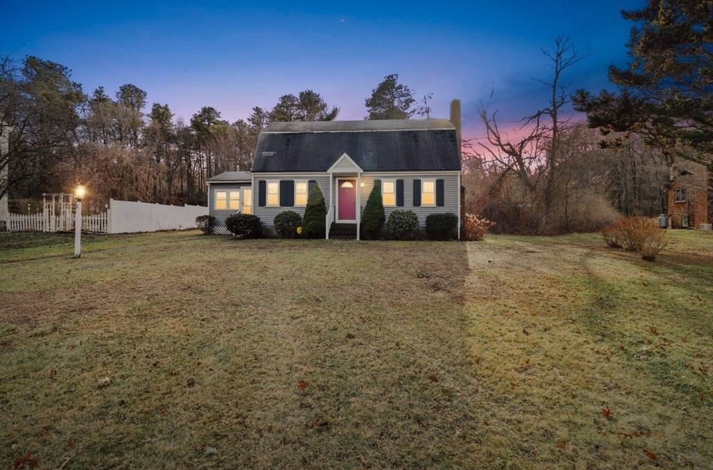 29 Langford Rd, Plymouth, MA 02360