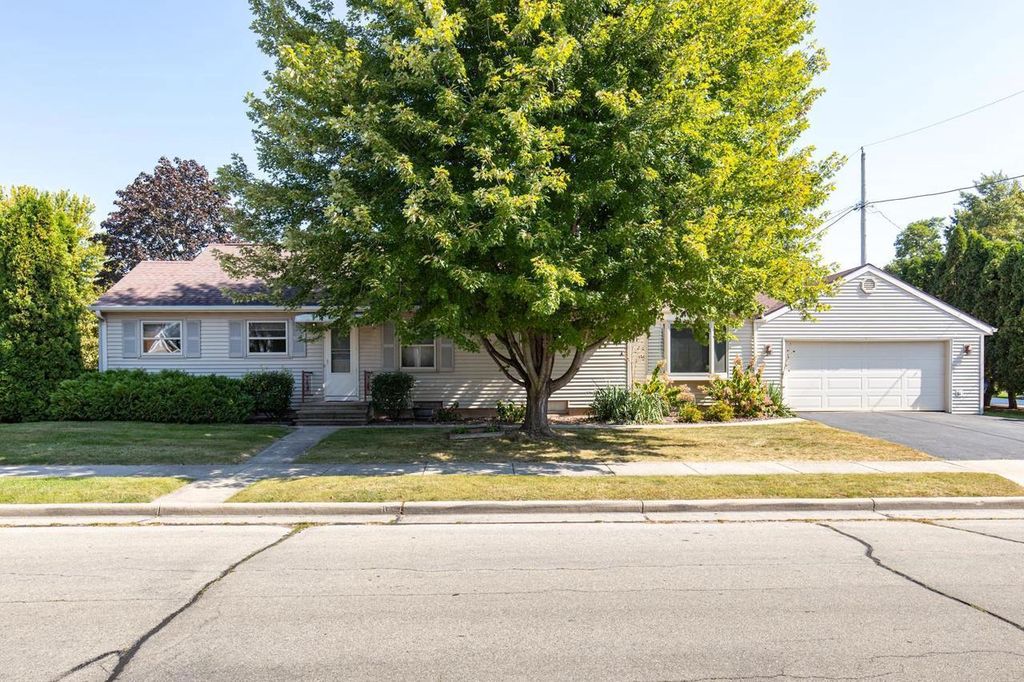 203 East Peckham STREET, Neenah, WI 54956