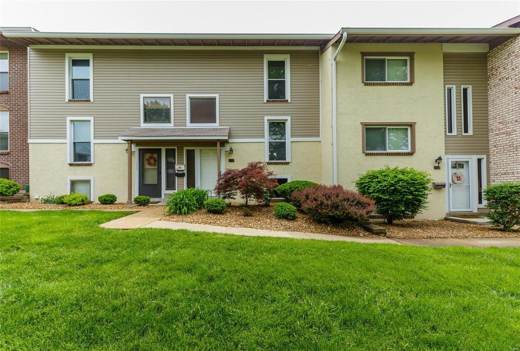 136 Carmel Woods Dr, Ballwin, MO 2 Bed, 2 Bath 41