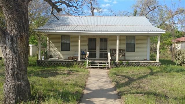1316 Farm St, Bastrop, TX 78602