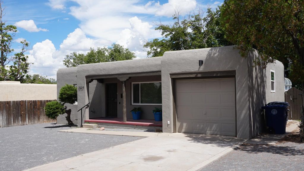 1024 Dartmouth Dr NE, Albuquerque, NM 87106
