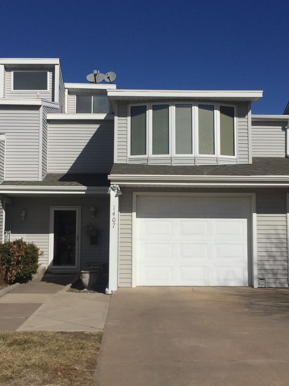 1407 W 40th St, Kearney, NE 68845